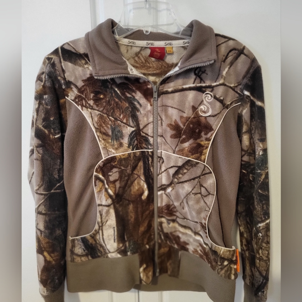 SHE Outdoor Womens Camo Double Pocket Jacket. SIZE XS